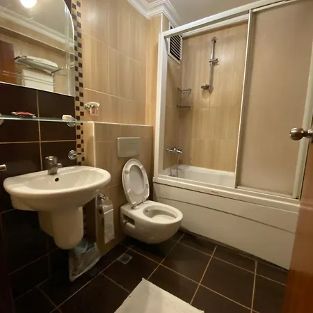 Monopol Otel 3*