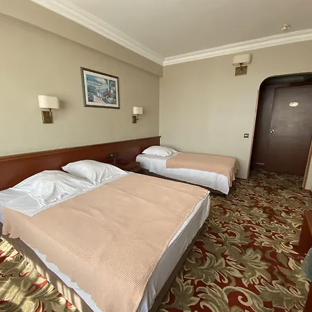 莫纳波尔酒店 3*